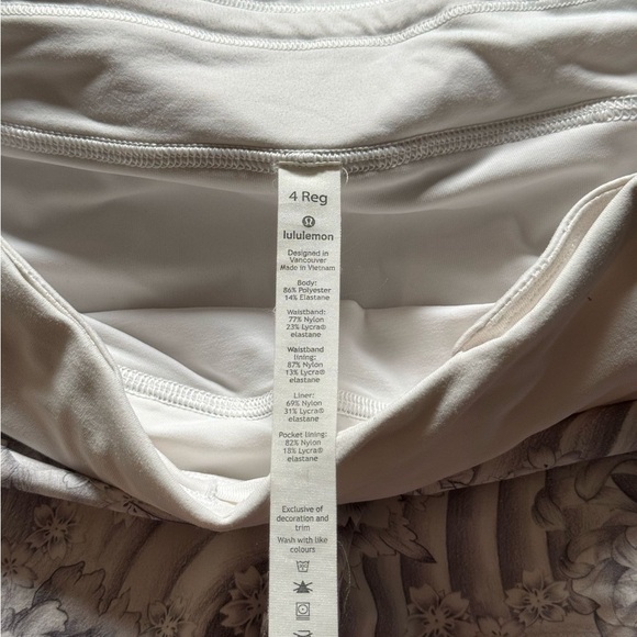 Lululemon Women’s Pacesetter Skirt Floral White‎ Gray Sz 4 - Picture 4 of 9